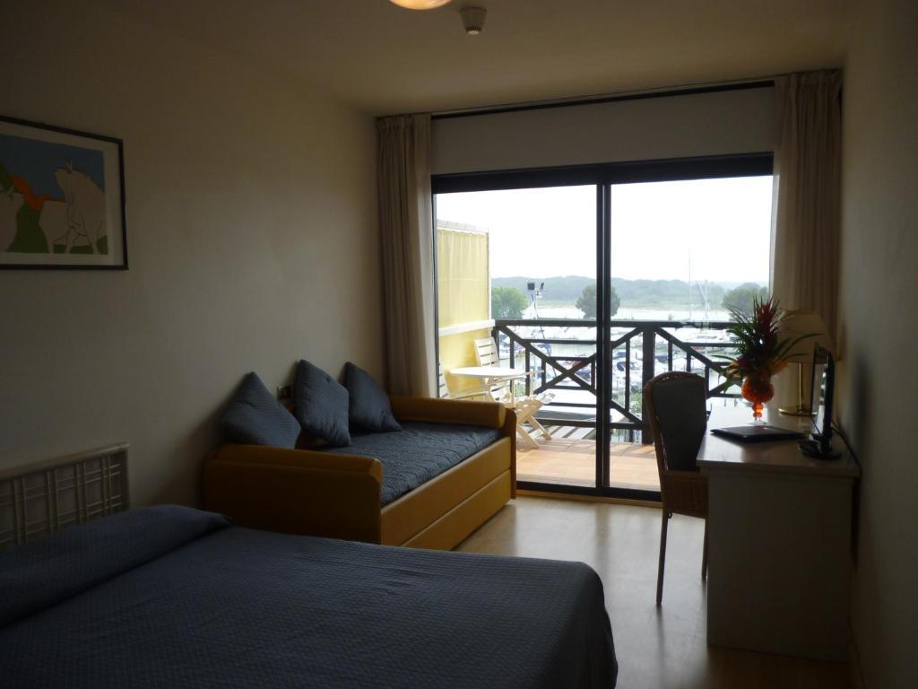 Marina Uno Hotel 4*